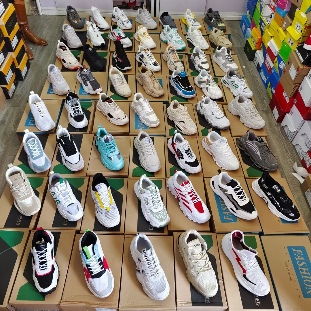 福建莆田运动冷粘男女鞋批发厂家库存尾货杂款运动鞋批发摆摊货源