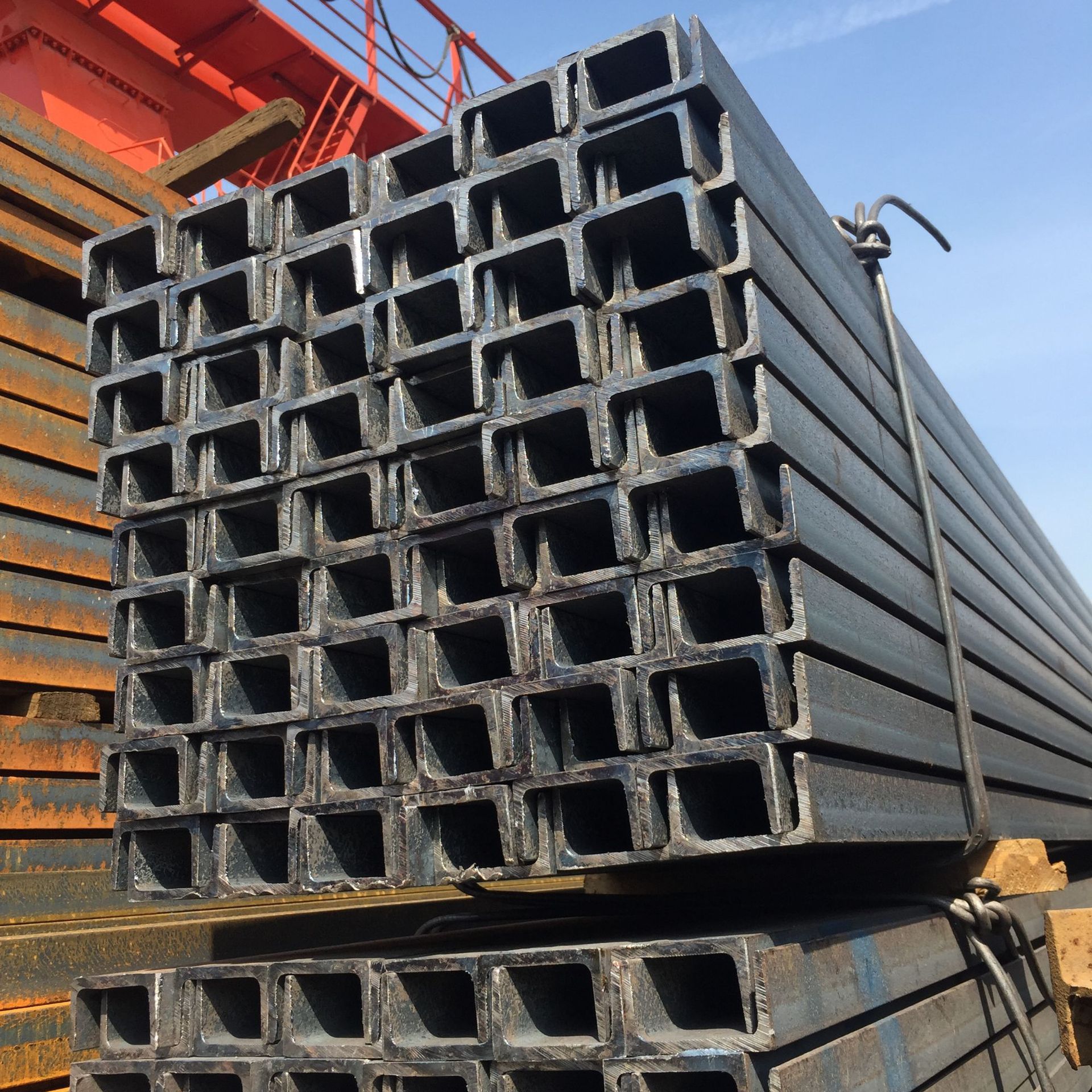 上海现货批发8槽钢型材规格齐全一站式混批q235c型钢量大从优