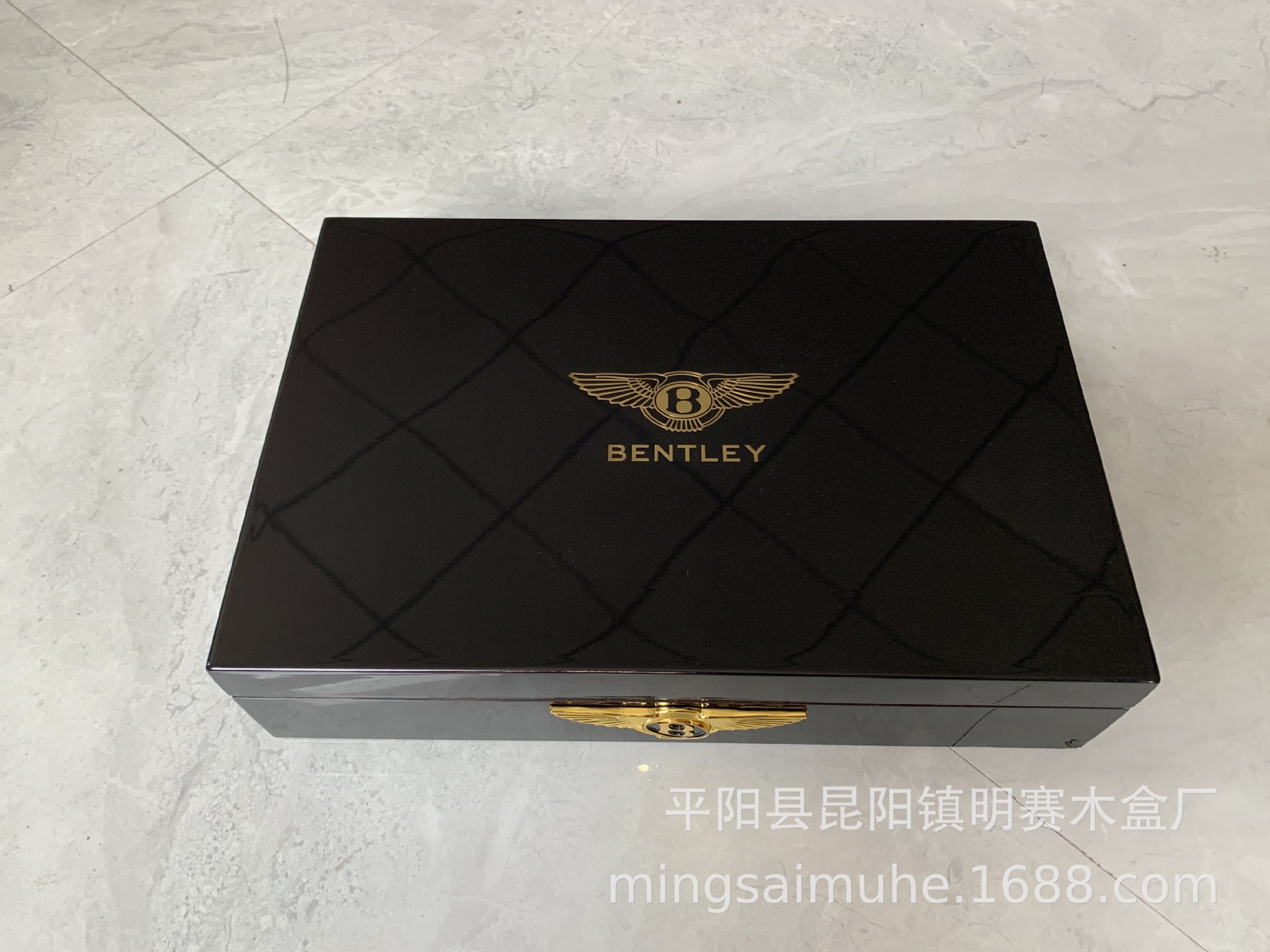 宾利烤漆雪茄盒 钢琴漆雪松木盒 十支装 雪茄实木包装盒 香烟木盒