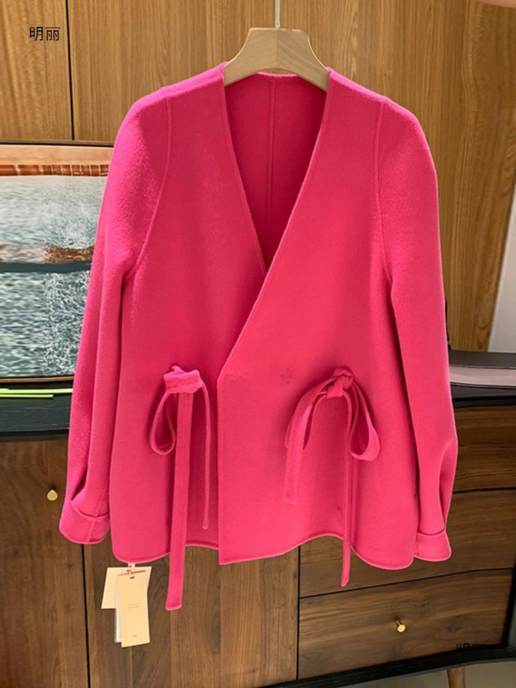 【秋冬氛围感穿搭】气质赫本风感超好看玫红色毛呢外套女-阿里巴巴