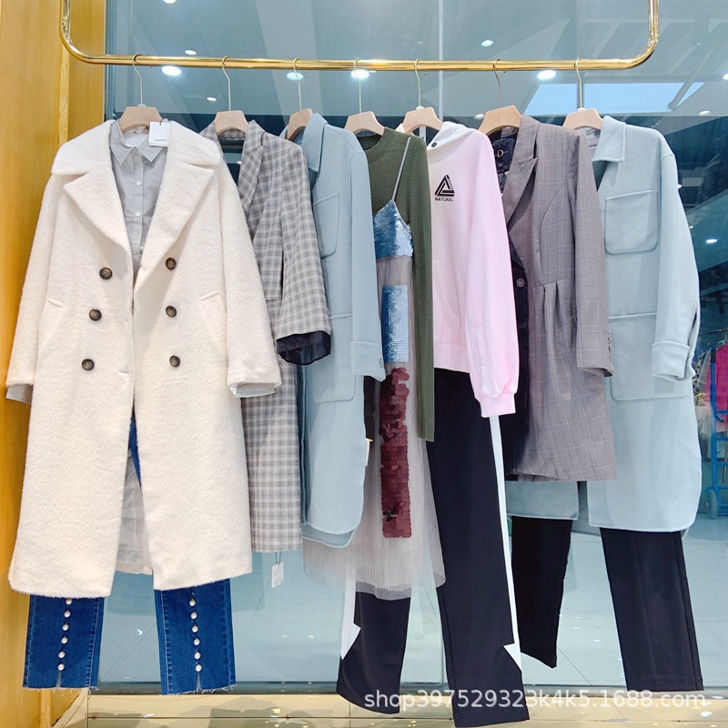 婕妮熙 2024冬品牌折扣鹅绒服女装 专柜撤柜尾货货源直播实体批发