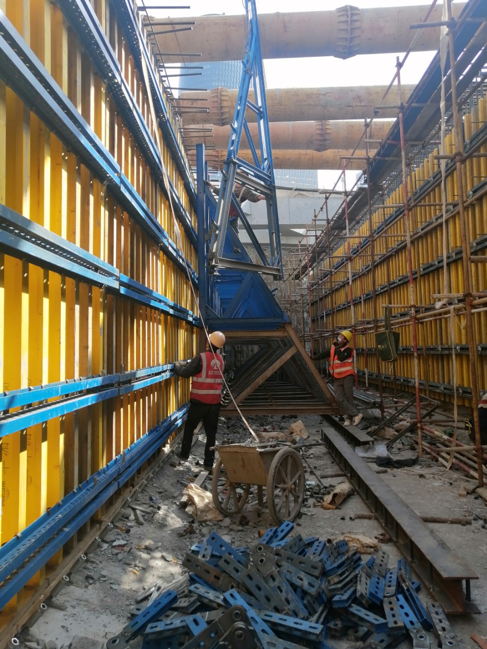 地铁车辆段施工单侧墙模板地下室外墙单侧支模体系