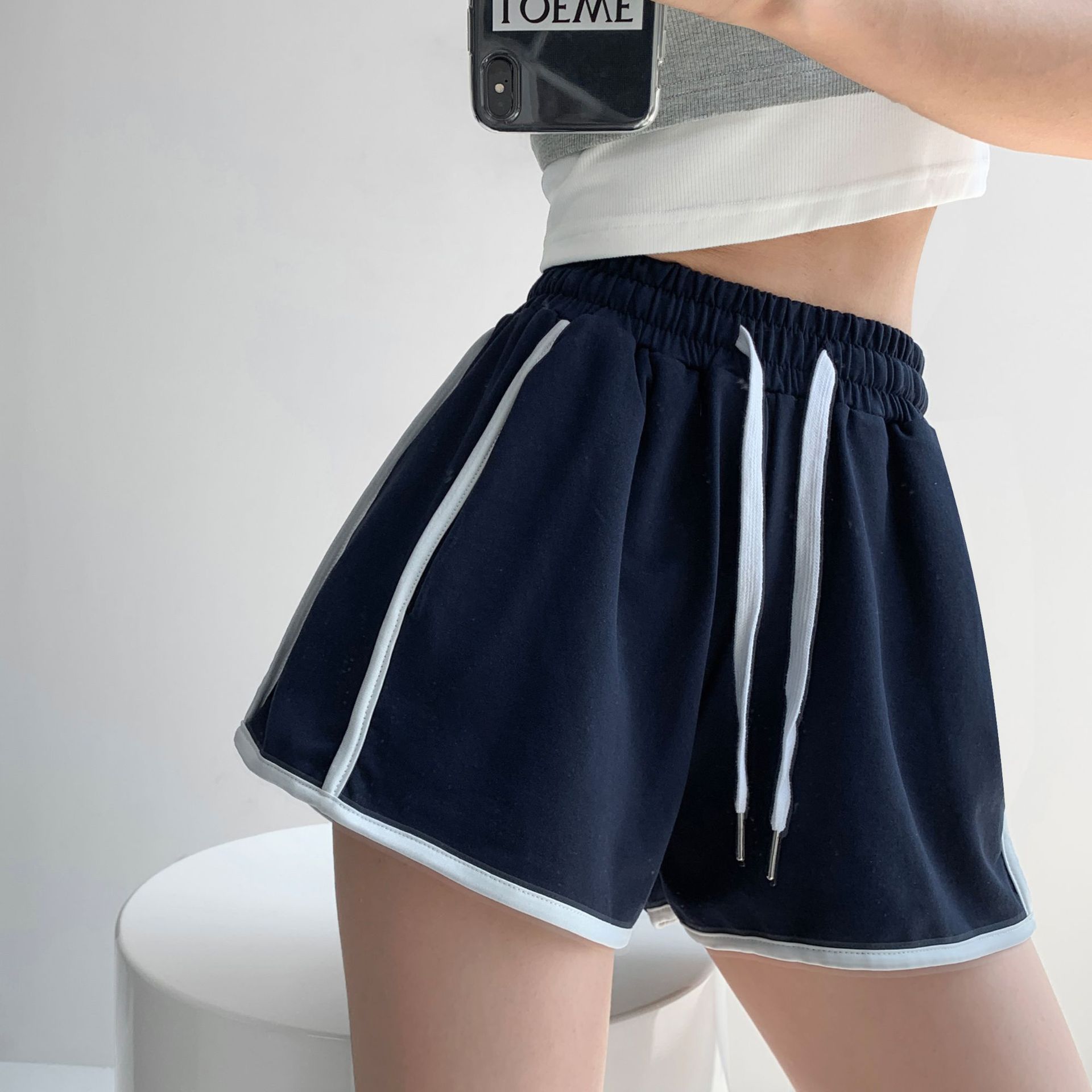 侧边条纹运动短裤女a字黑色白边显瘦宽松跑步居家休闲高腰热裤夏