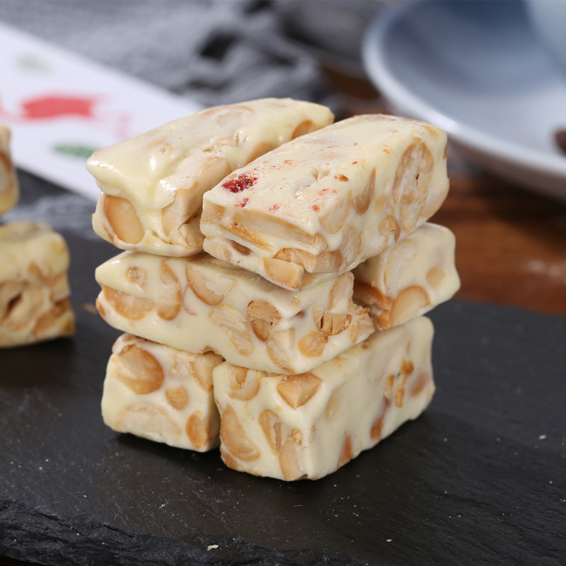 纯手工花生牛轧糖散装牛扎糖果好吃的台湾零食无添加礼盒装喜糖