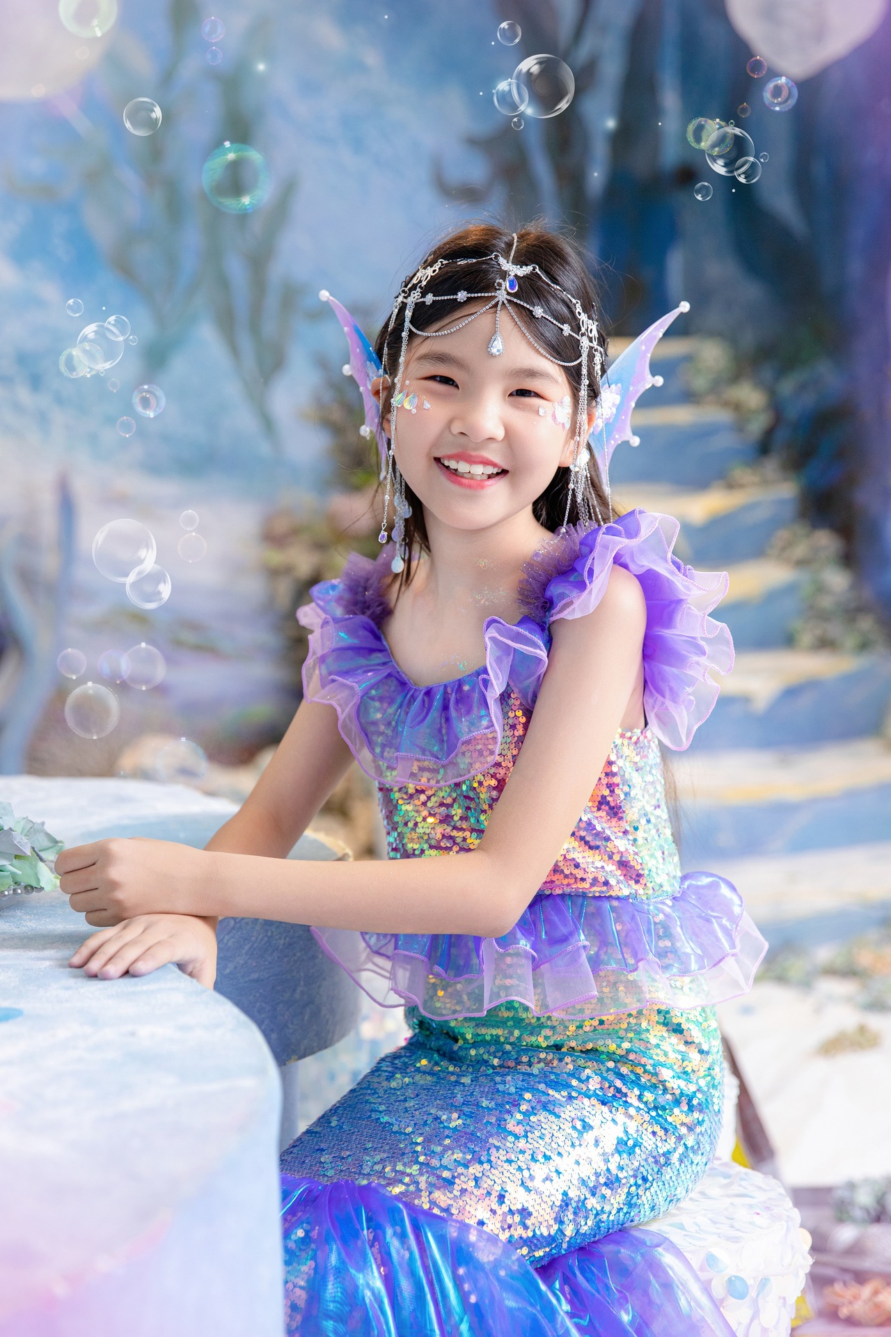 新款美人鱼服装幻彩鳞片裙子儿童摄影拍照拖尾大蝴蝶结女孩演出服