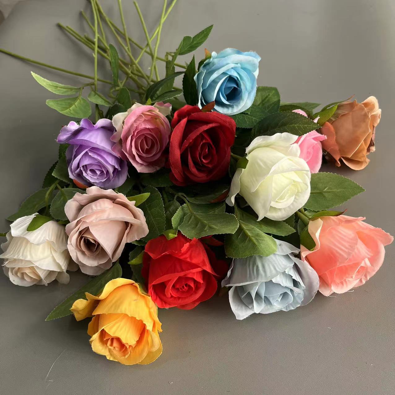 单支玫瑰花仿真花绢布单头玫瑰仿真花婚庆路引插花家居绒布玫瑰花