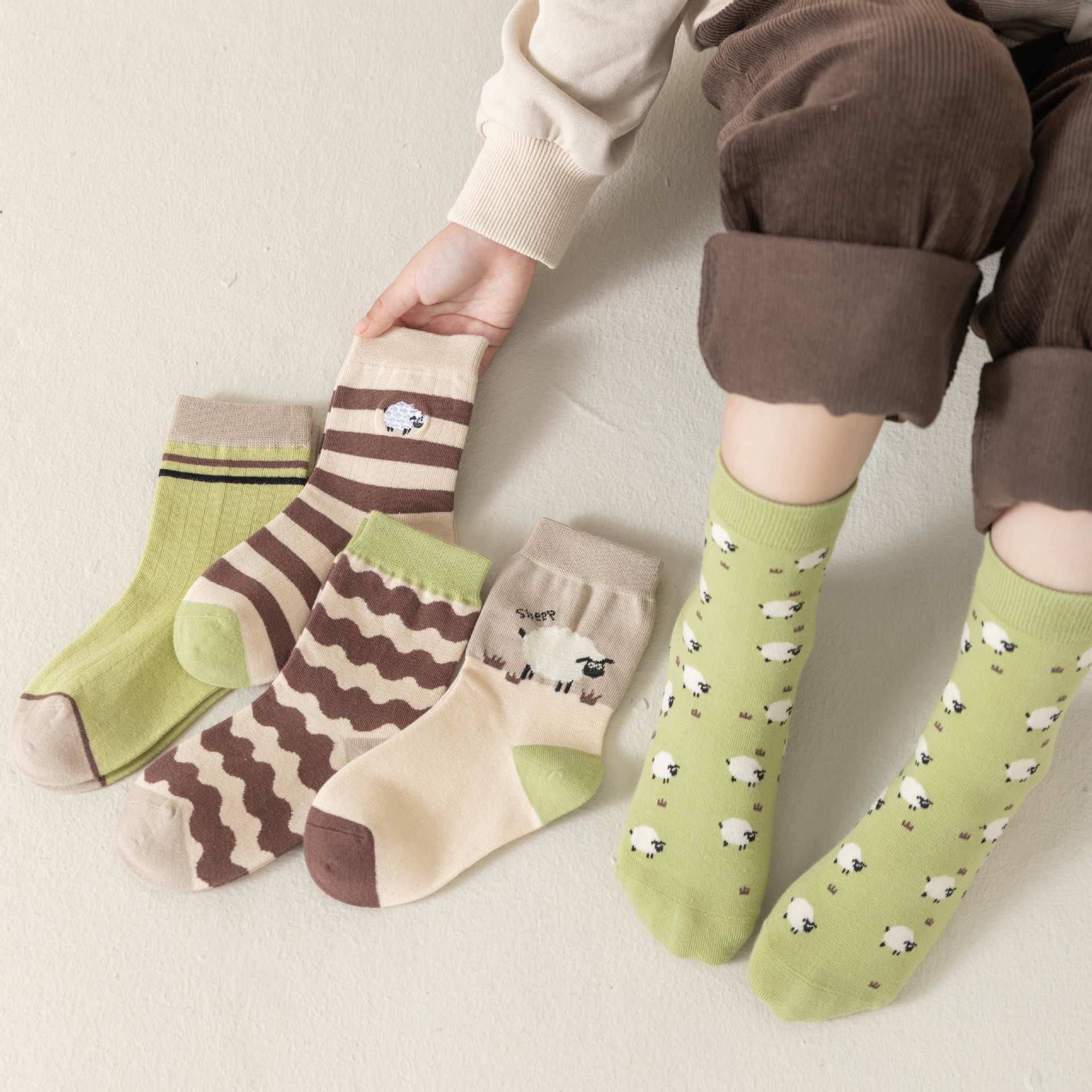 Spring and Autumn New Children's SocksCartoon Striped Khaki Men's SocksClass A Cotton SocksSkin-Friendly Breathable Not Tight Boy's SocksGood-looking