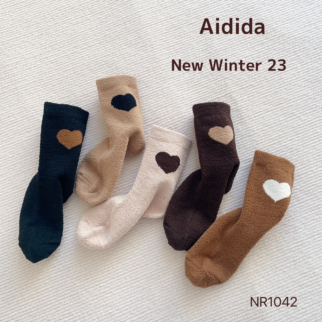 爱嘀嗒儿童袜冬季新款加厚呢绒爱心咖色中筒袜女童高筒保暖宝宝袜