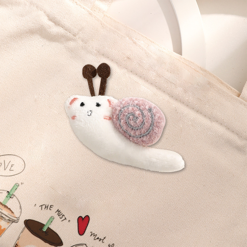 Snail Animal Brooch Wholesale Cartoon Korean Cute Clothing Accessories Ornaments Girls' Bags Pendant DIY Doll