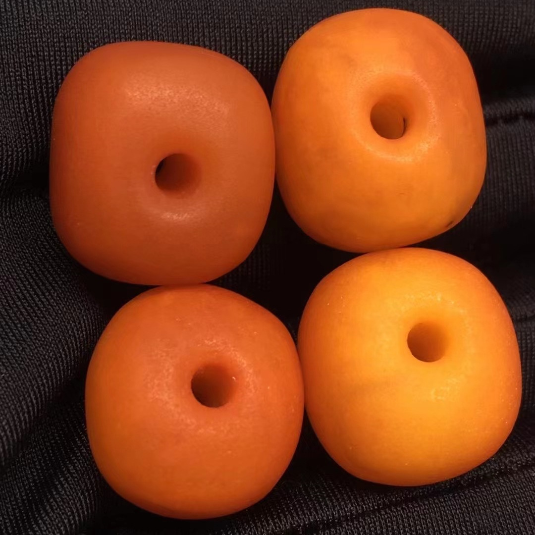 厂家批发西亚回流蜜蜡老蜡扣子 蜡质浓郁精修孔道 藏扣吊坠饰品