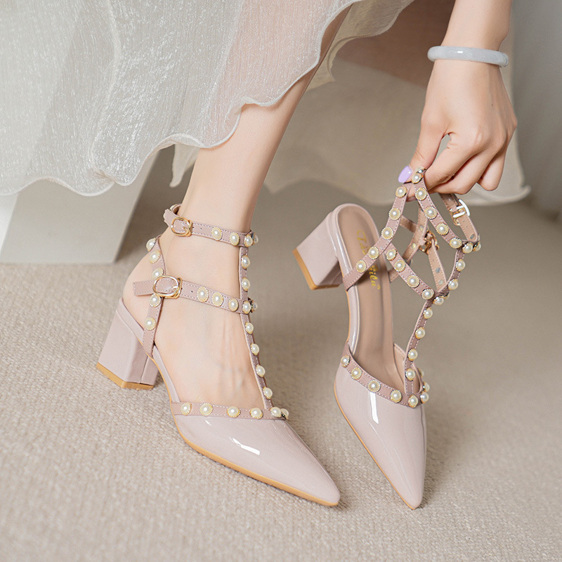 528-1铆钉裸色高跟鞋女春夏季新款罗马凉鞋网红粗跟大码尖头单鞋