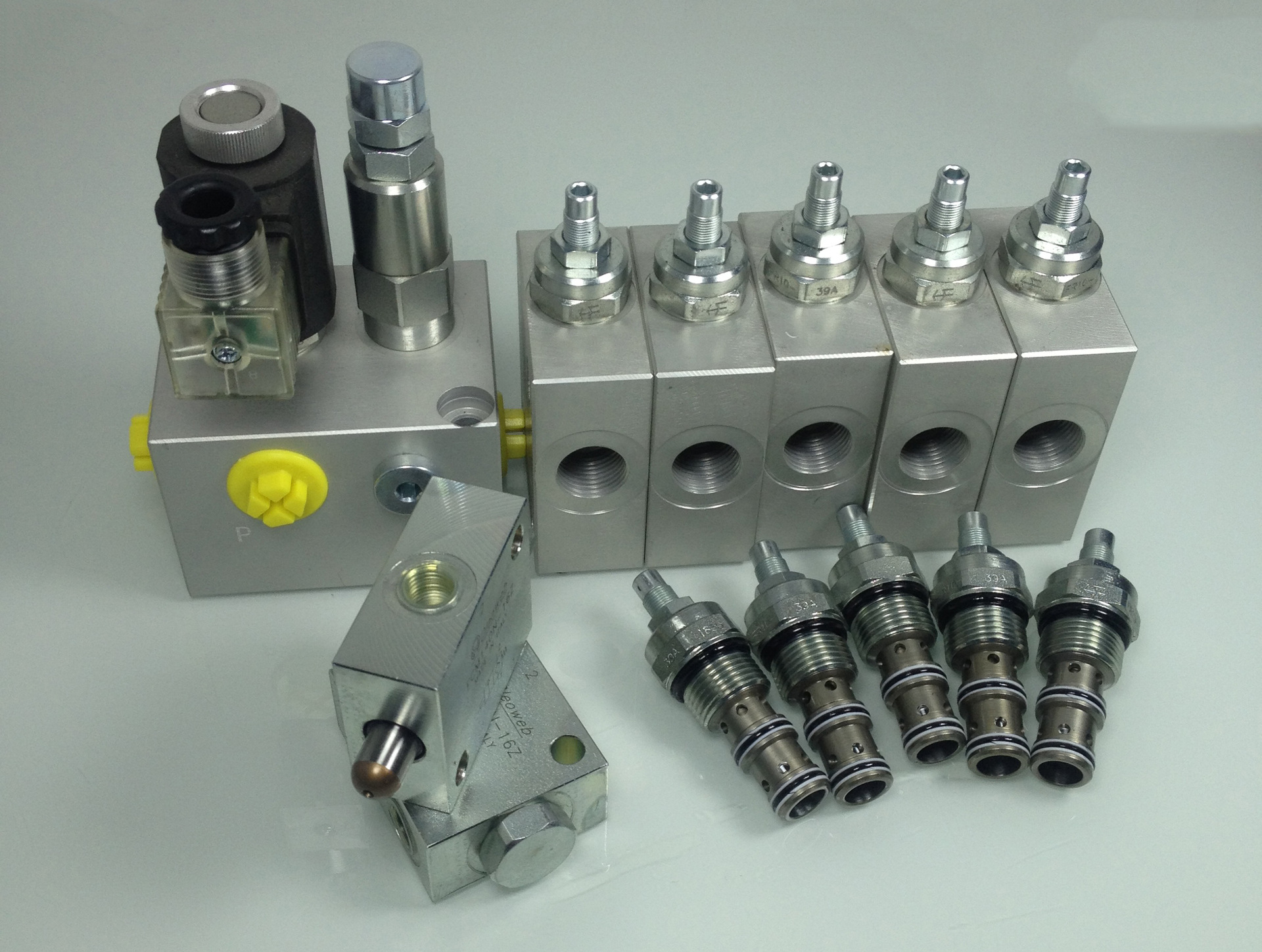 fr10-39a-12b-n 压力补偿流量调节阀 优先阀 扫雪车专用阀