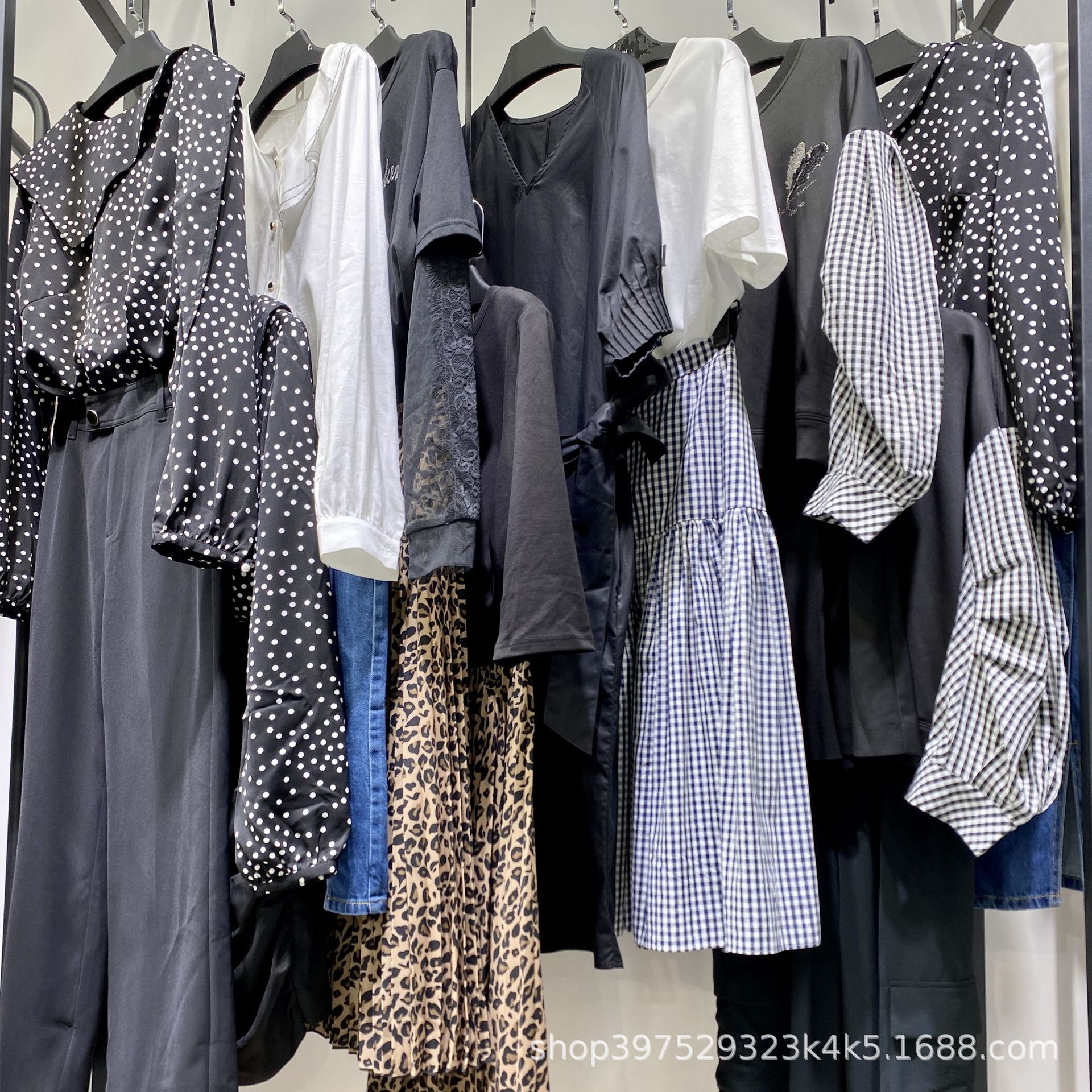 22维娜多姿夏款外贸尾单折扣批发女装货源直播间特价清仓处理撤柜