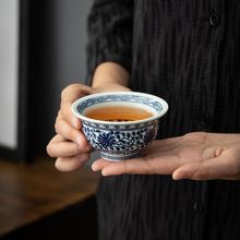 主人杯青花釉下彩手绘压手杯缠枝莲青花瓷复古茶杯珐琅彩仿古高档