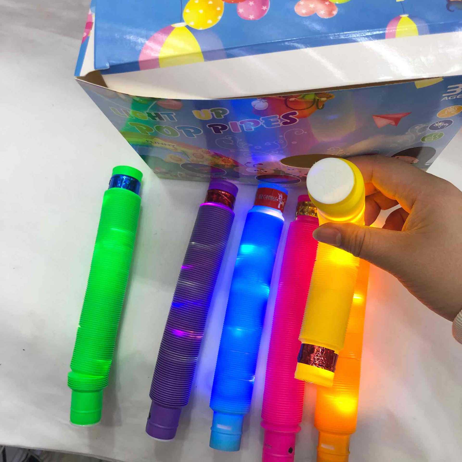 发光减压管闪光波纹管带灯彩色拉伸塑料管子14灯塑料解压伸缩水管