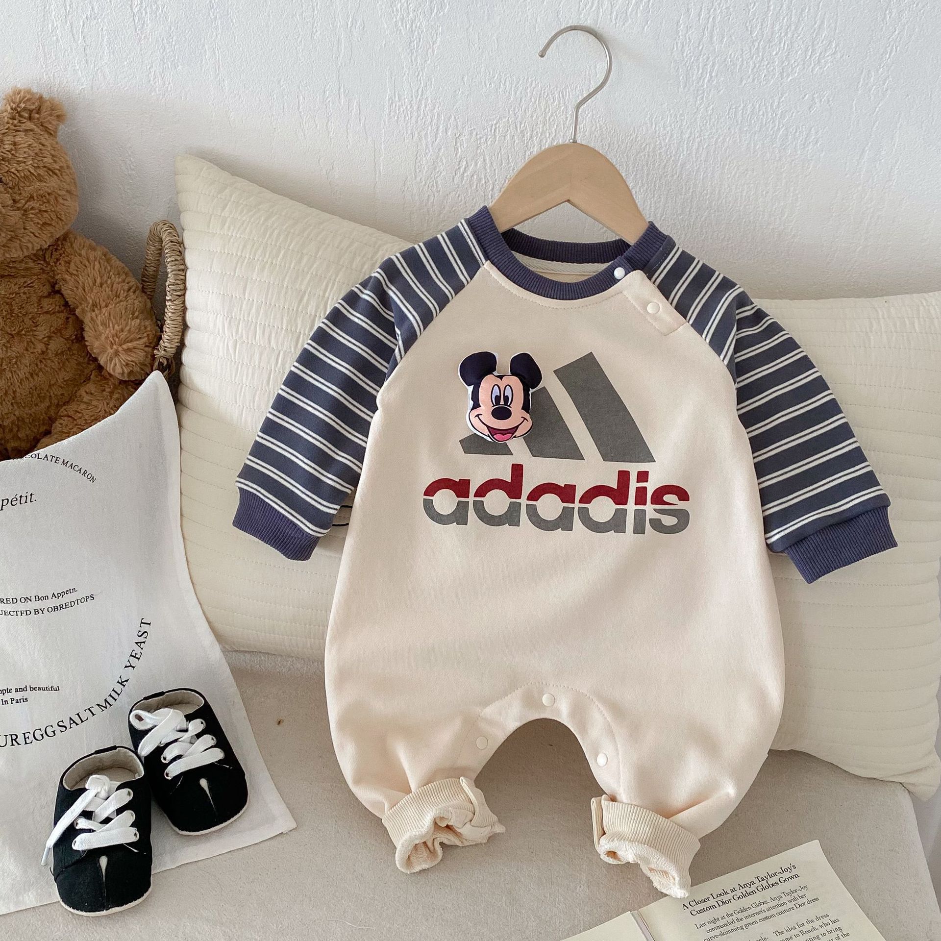 婴儿卡通连体衣0-2岁秋季韩国童装宝宝可爱字母哈衣婴儿衣服al671