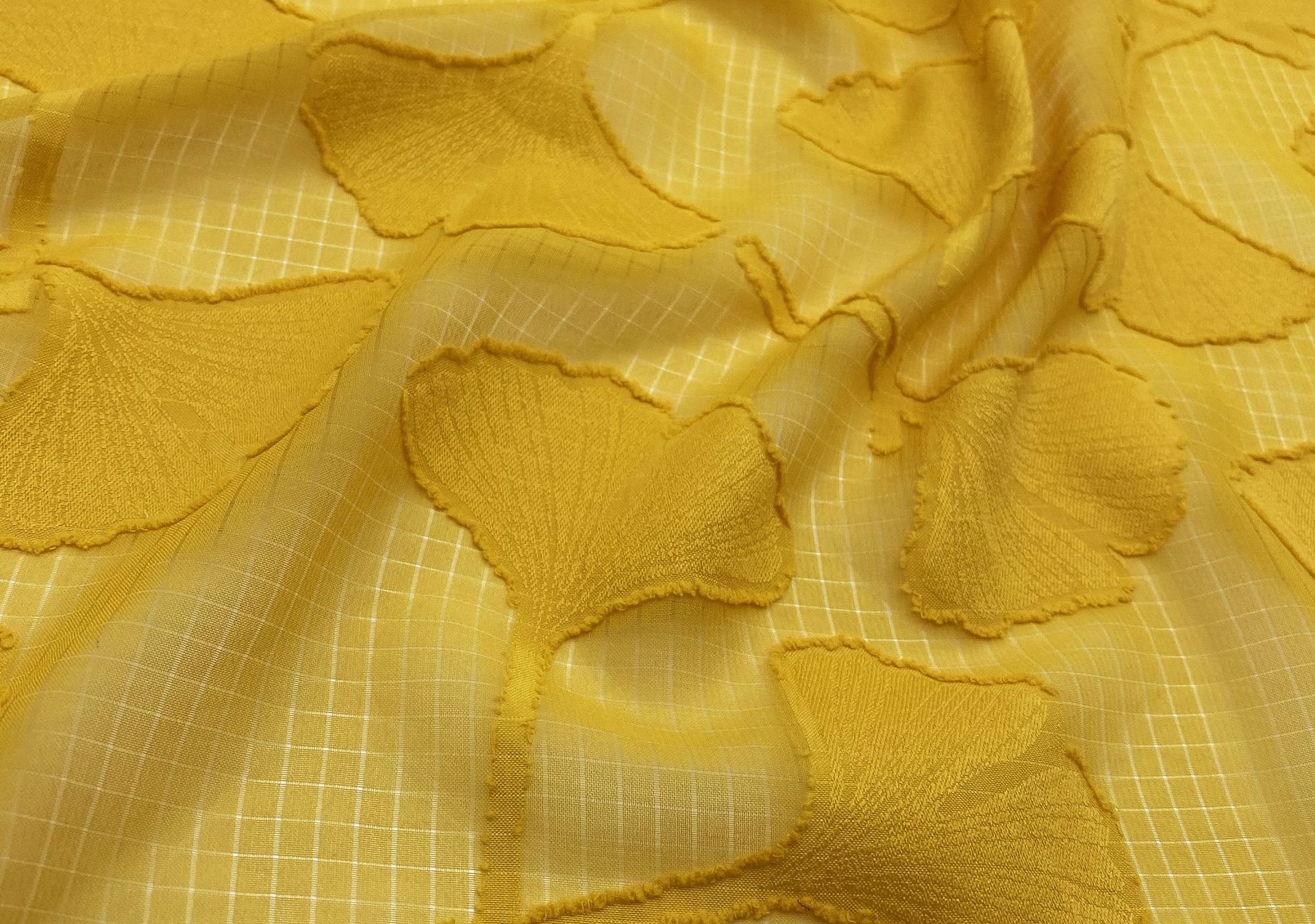 夏款雪纺剪花格子面料银杏叶提花染色布料女童衬衣布料