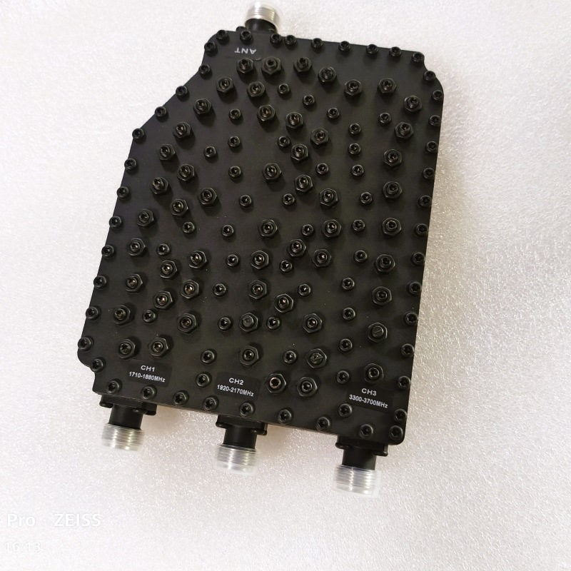 三频三路天线合路器1710-1880/1920-2170/3300-3700 5g多频合路器