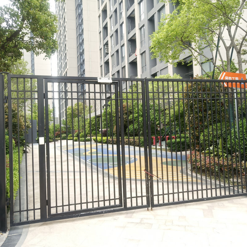 围墙大门 消防大门 大铁门 消防门改造更换 物业维护 院墙大门