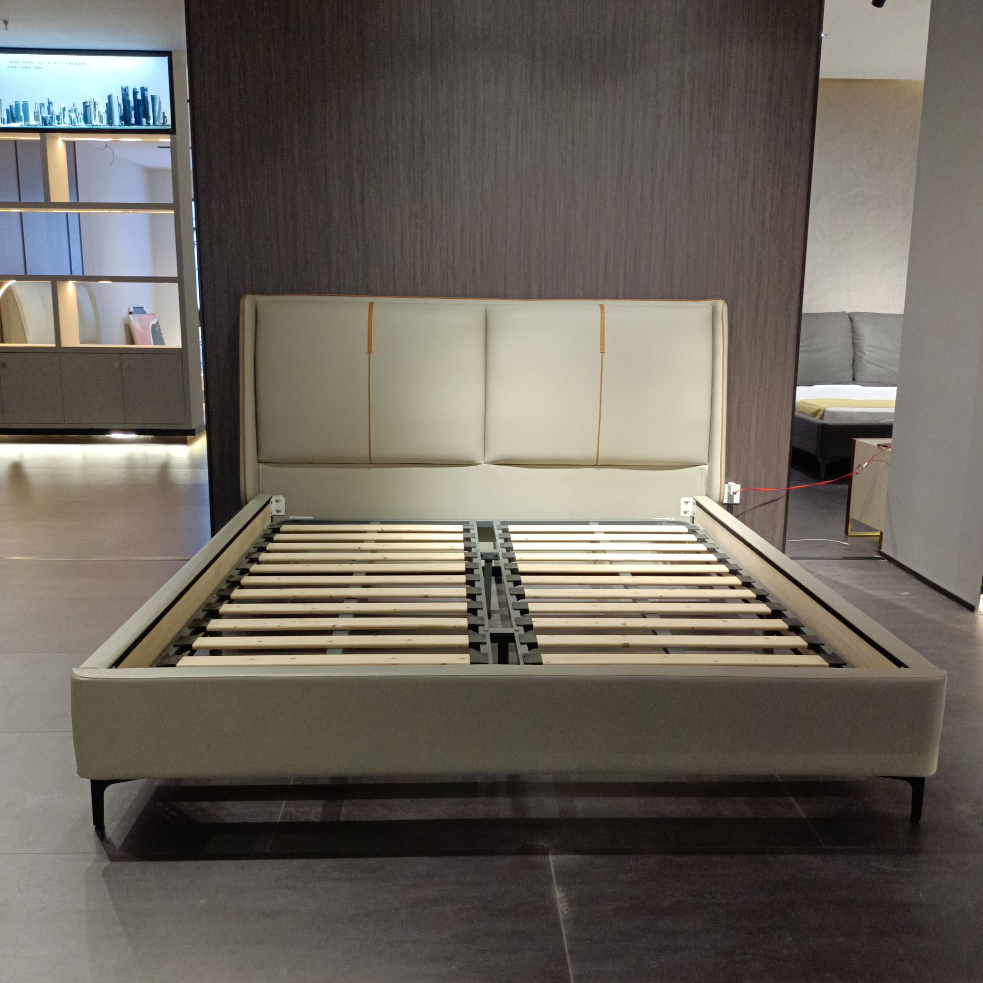 现代简奢双人皮床软包靠背内嵌式框架1.8米主卧高脚婚床