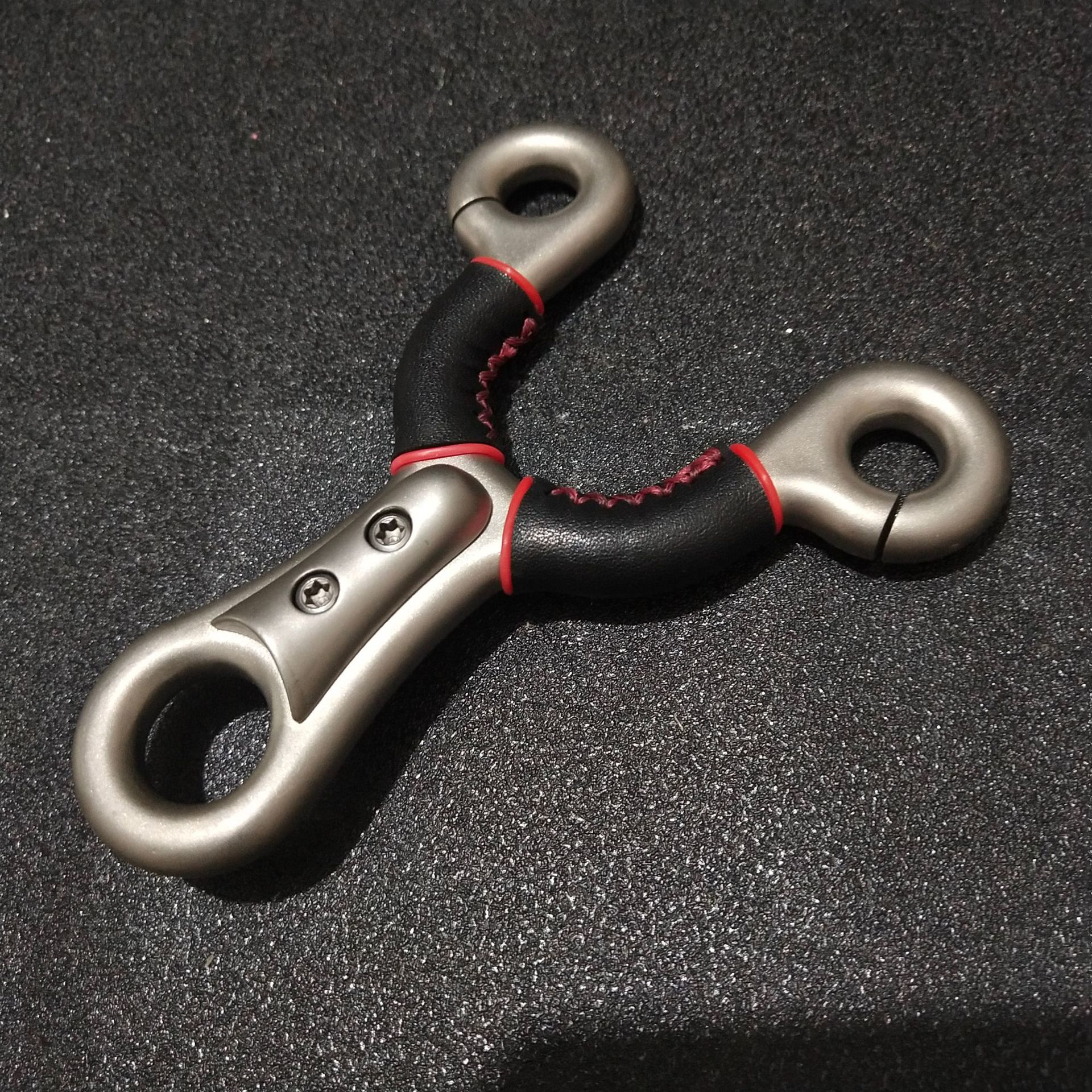 户外传统不锈钢圆皮筋打钢珠实战柳浪弹弓盖世鸡王飞虎扁皮弹弓