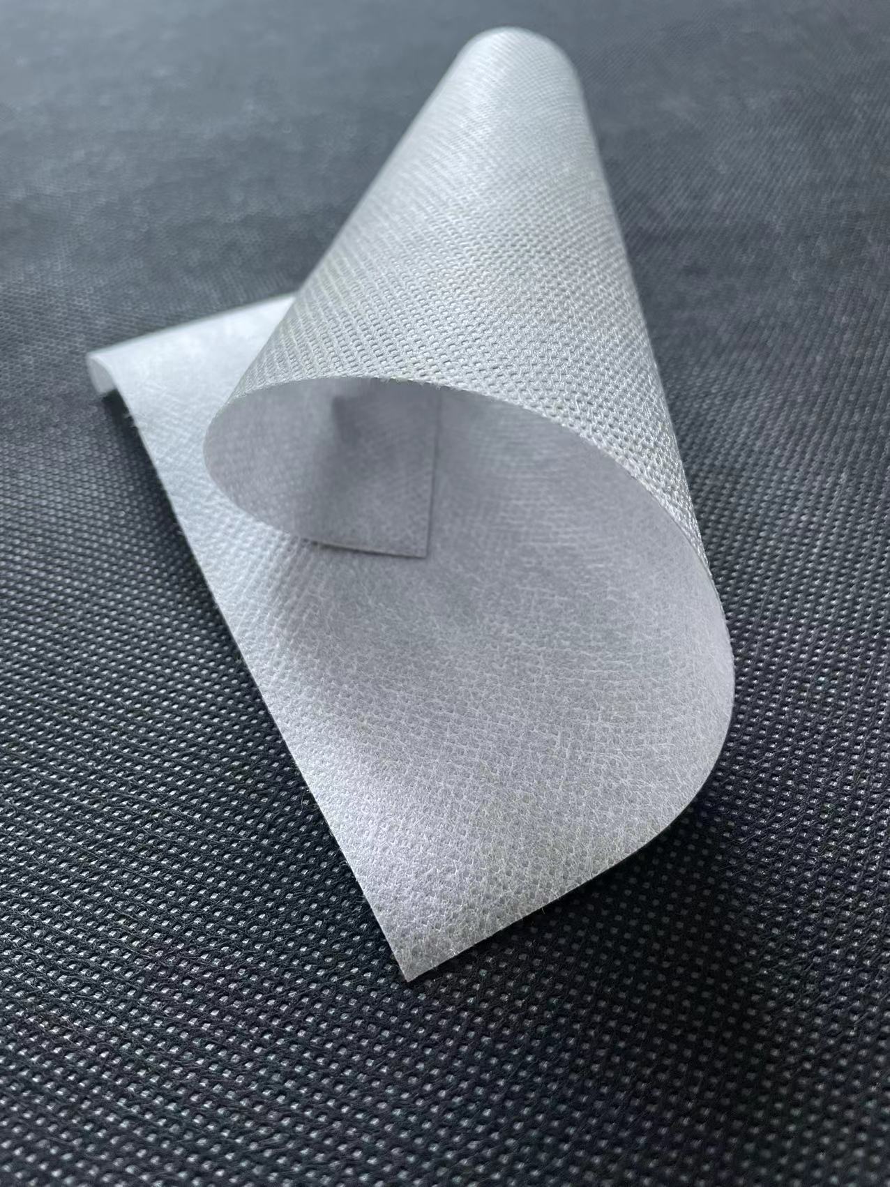 建筑防水透气膜阻燃呼吸纸轻钢别墅防潮隔汽膜无纺布多功能反射膜