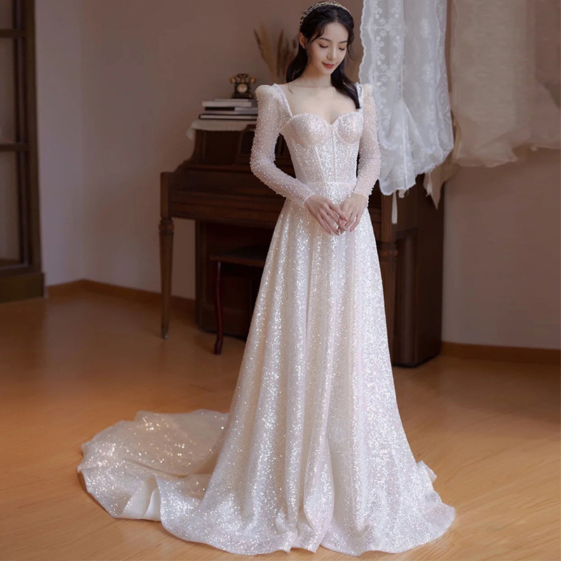 2022新款迎宾轻婚纱新娘气质小个子出门纱主持人宴会生日礼服秋冬