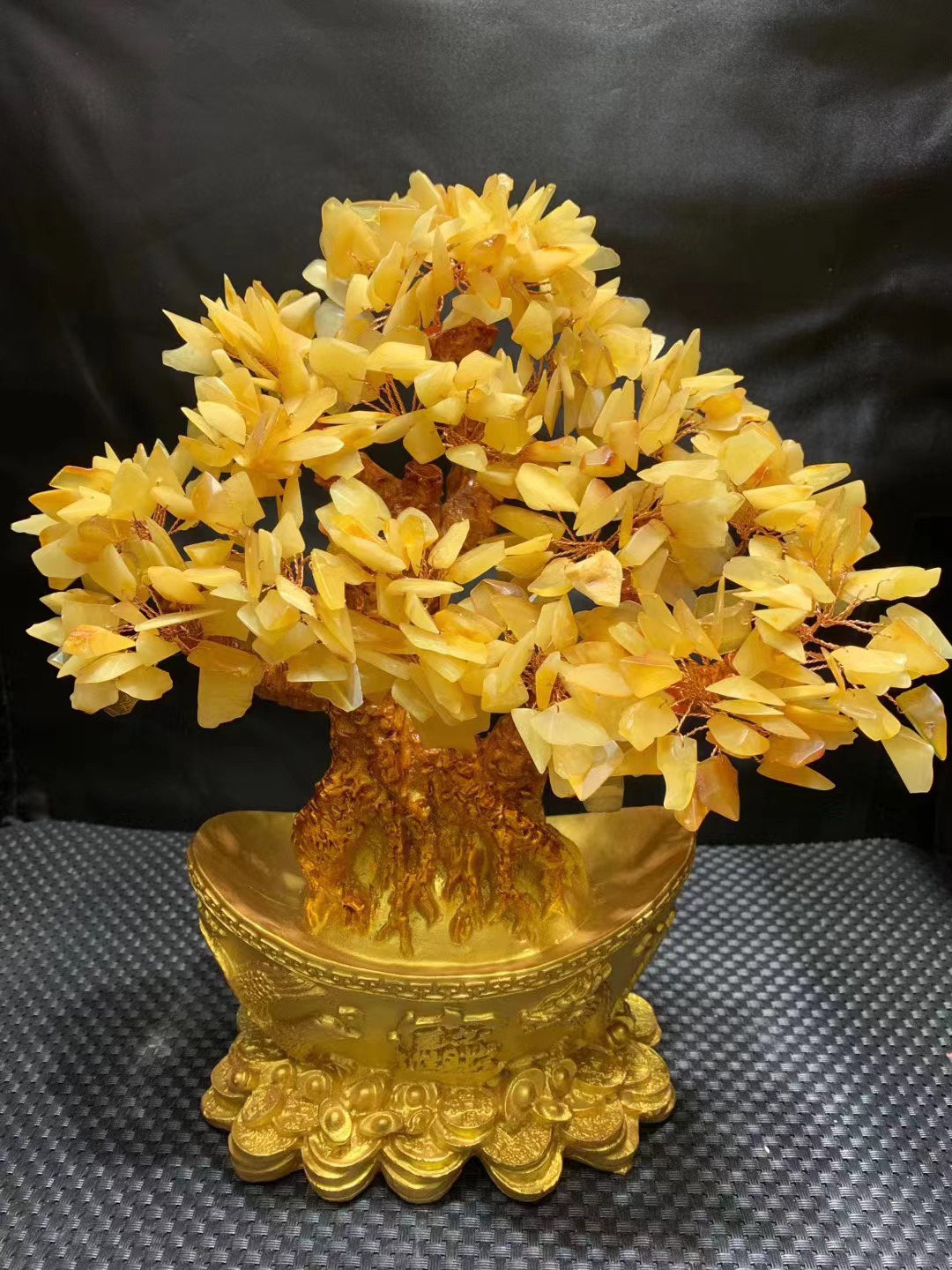 天然琥珀蜜蜡大号琥珀树摆件鸡油黄蜡质浓郁手工编织亿年珠宝批发