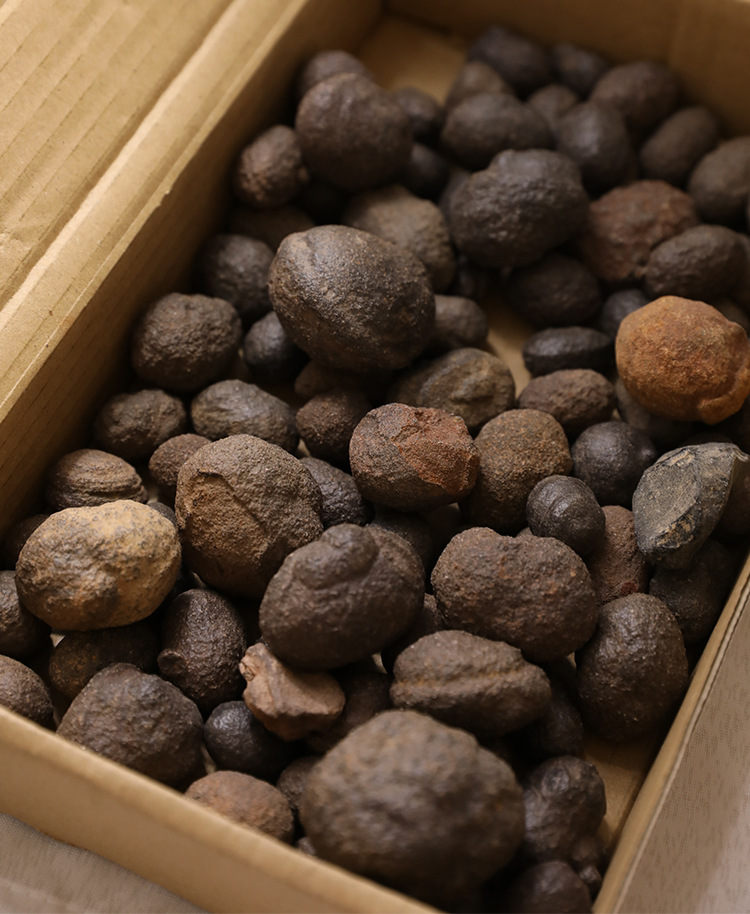 美国犹他州萨 满魔石冥想精神魔石 阻隔负能量天然云石批发