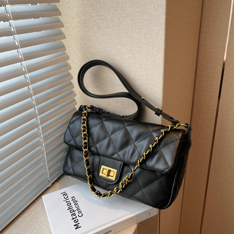 Summer Fashion Crossbody Bag Female 2022 New This Year Popular Rhombus Chain Bag Lock Small Square Bag Delivery