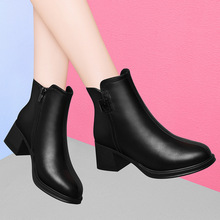 黑色短靴女款2023新款秋冬季加绒皮鞋英伦风靴子粗跟软皮高跟鞋子