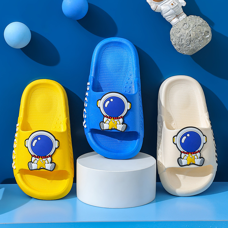 children‘s slippers summer new cartoon 1-12 years old bathroom astronaut baby boys and girls soft bottom waterproof slippers