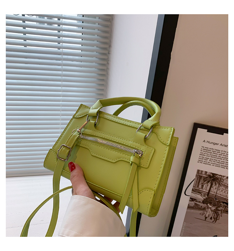 Handbags Women's Summer 2022 New Fashion Motorcycle Bag Texture Minority All-Match Simple Shoulder Messenger Bag