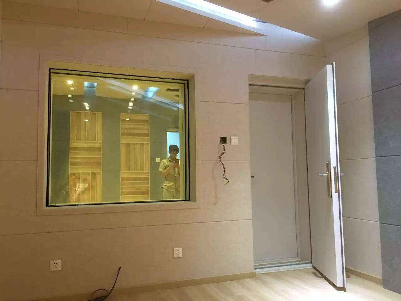 厂家批发钢制隔音门 ktv 影院 会议室 录音棚 机房降噪 隔声门