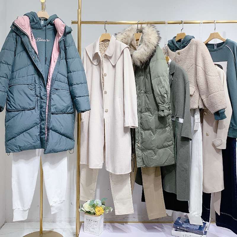 冬装清仓品牌折扣女装杂款走份批发货源羽绒服冬季专柜撤柜服装