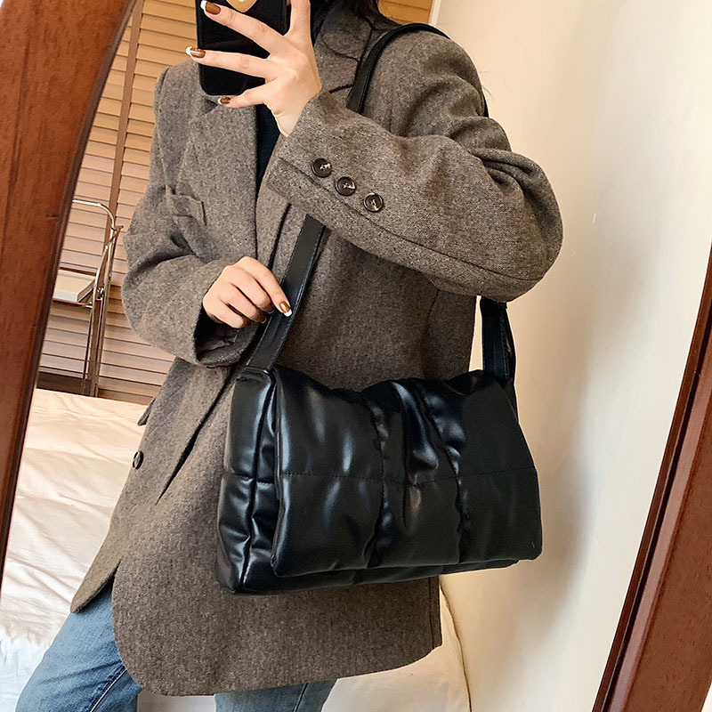 Retro Plaid Embroidery Thread One-Shoulder Tote Bag Women's Large Capacity 2021 New Fashion Sense Autumn and Winter Soft Leather Commuter Bag