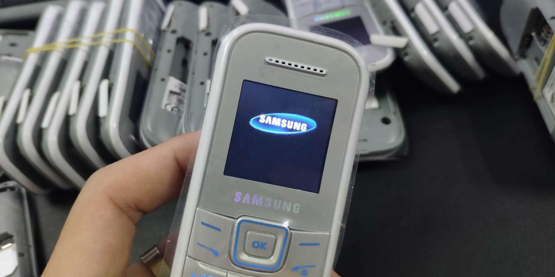 原装e1205y fm收音机手电筒e1200r老人手机功能机直板按键机