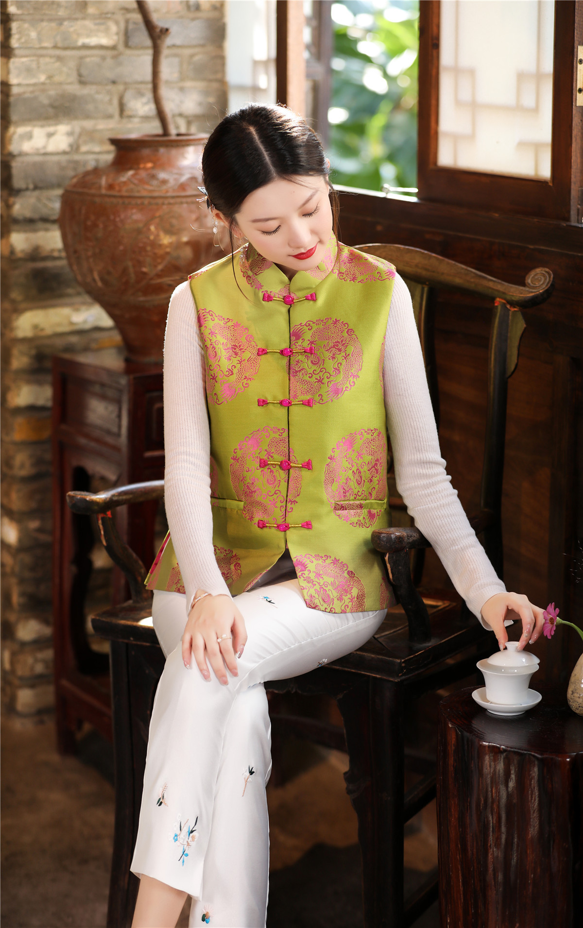 2021年秋季复古提花中式马甲女对襟盘扣改良旗袍马夹背心