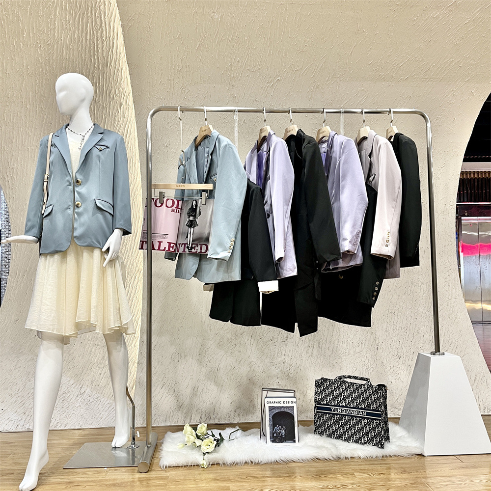 mili时装周大牌风衣外套女装批发货源 品牌折扣女装尾货清仓走份