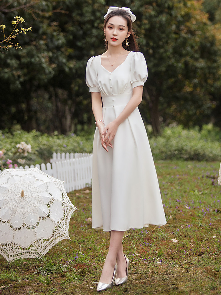 领证登记小白裙个子白裙子日常伴娘法式缎面礼服轻婚纱订婚连衣裙