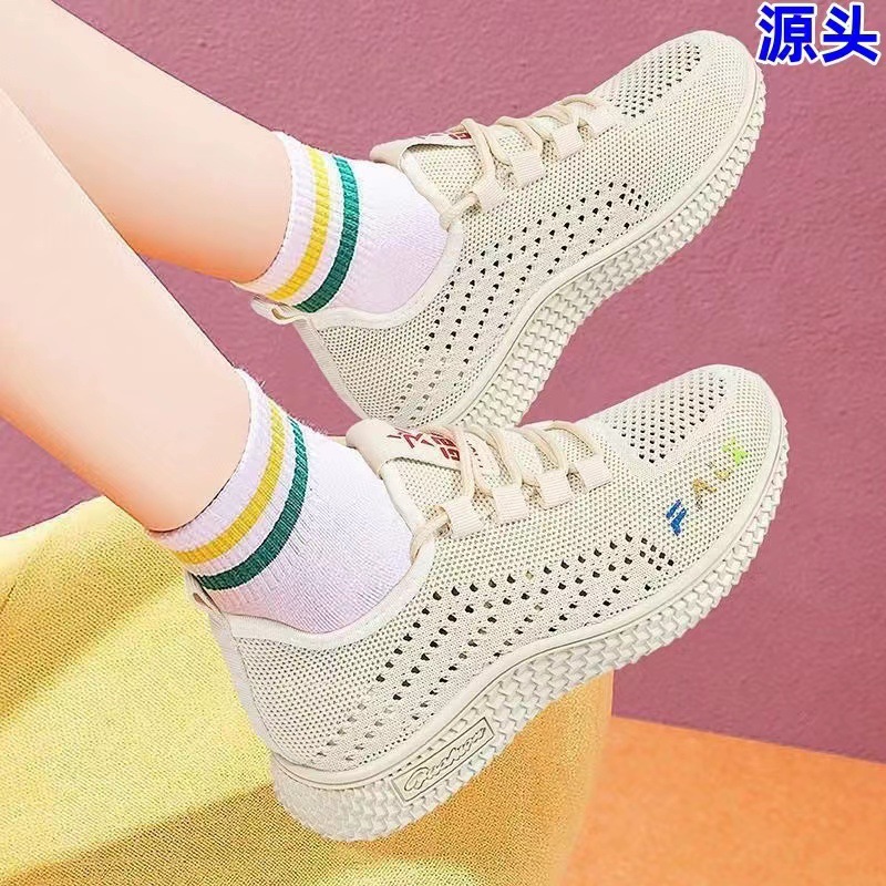Cross-Border New Arrival Flyknit Women's Casual Shoes Mesh Breathable Sneaker Comfortable Versatile Mom Shoes Wholesale for Children