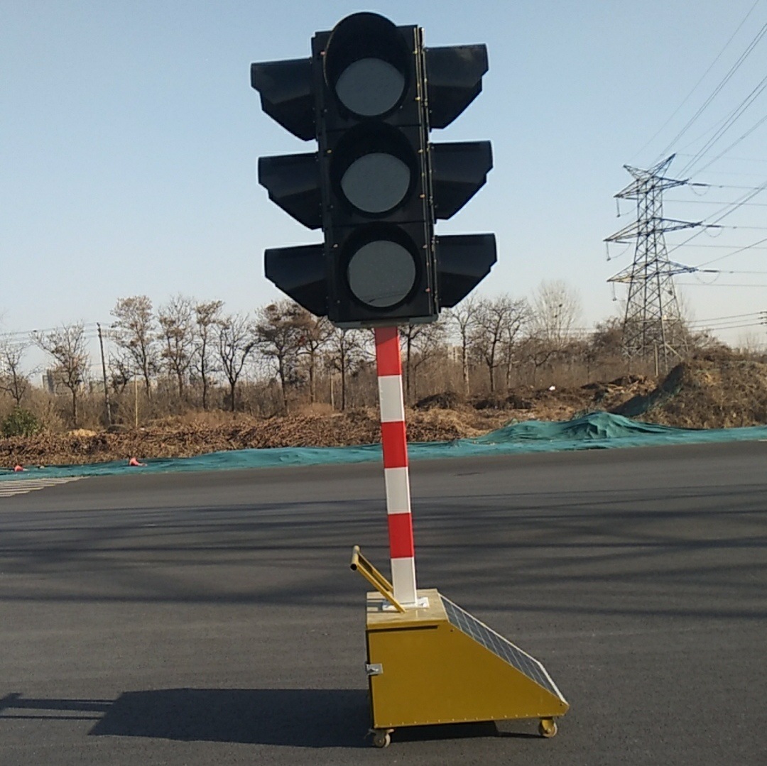 四面三灯满屏临时太阳能信号灯 交通信号警示灯 移动红绿灯
