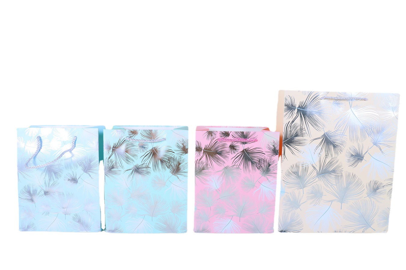 Yiwu Factory Willow Leaf White Card Portable Paper Bag Hot Silver Leaf Gift Bag Japanese Banana Leaf Pattern Packaging
