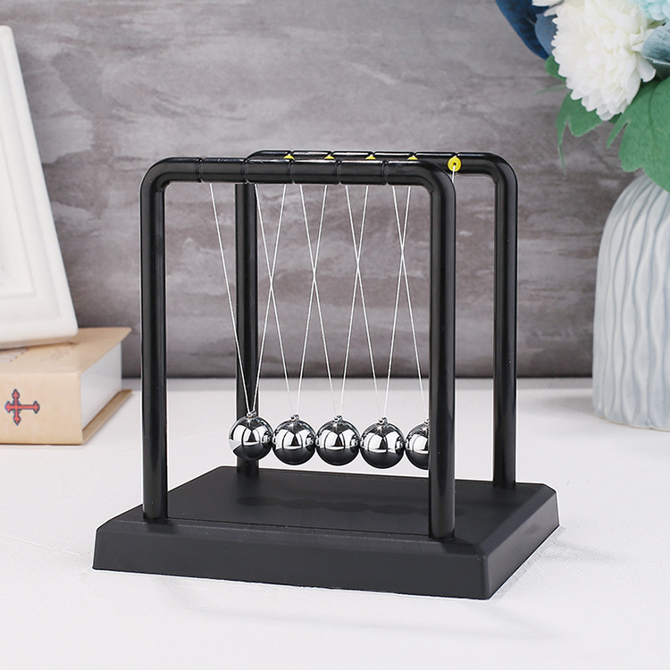 跨境亚马逊彩色方形牛顿摆碰碰撞球创意家居装饰摆件办公桌面礼品