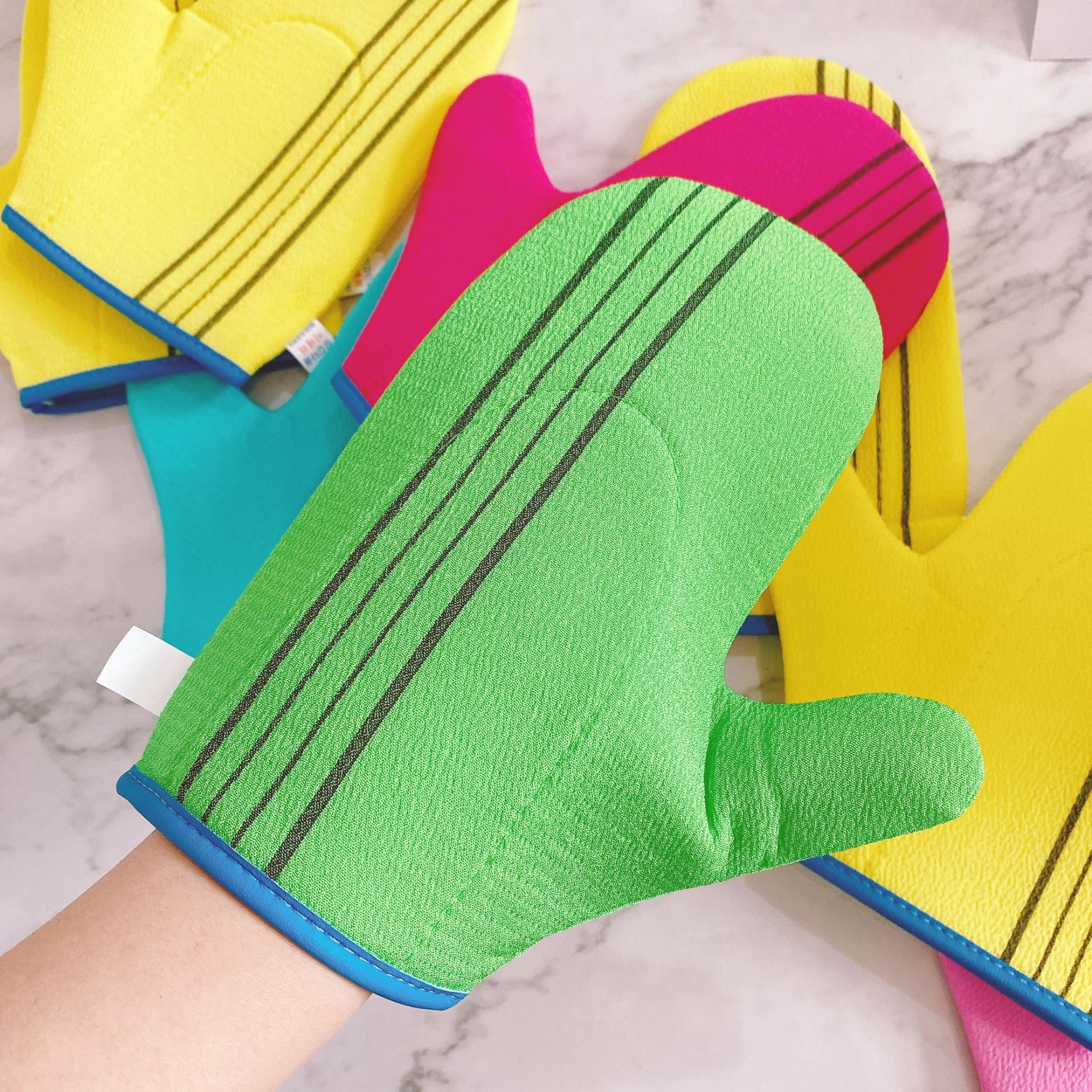 韩国南大门老奶奶搓澡巾拇指手套款搓泥网红沐浴手套