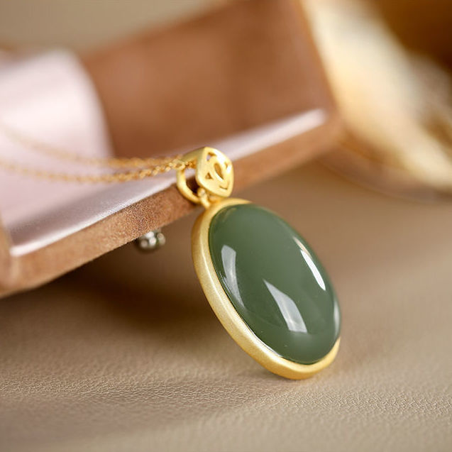 和田玉毛衣吊坠项链s925银女士礼物简约椭圆首饰品白玉优雅青玉面