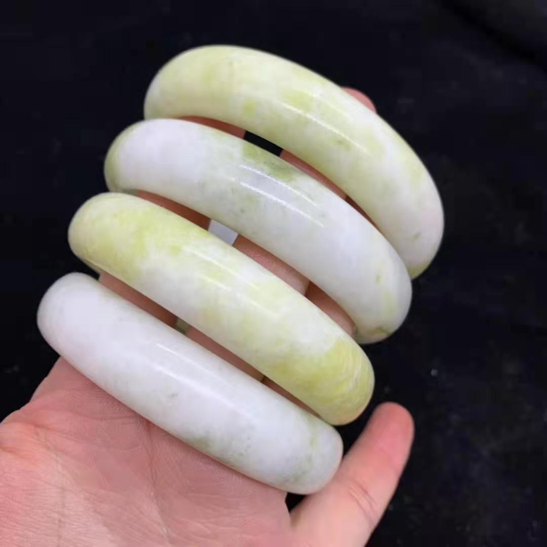 陕西蓝田玉手镯厂家 飘花黄姜花玉石玉镯 玉手镯礼品玉器地摊