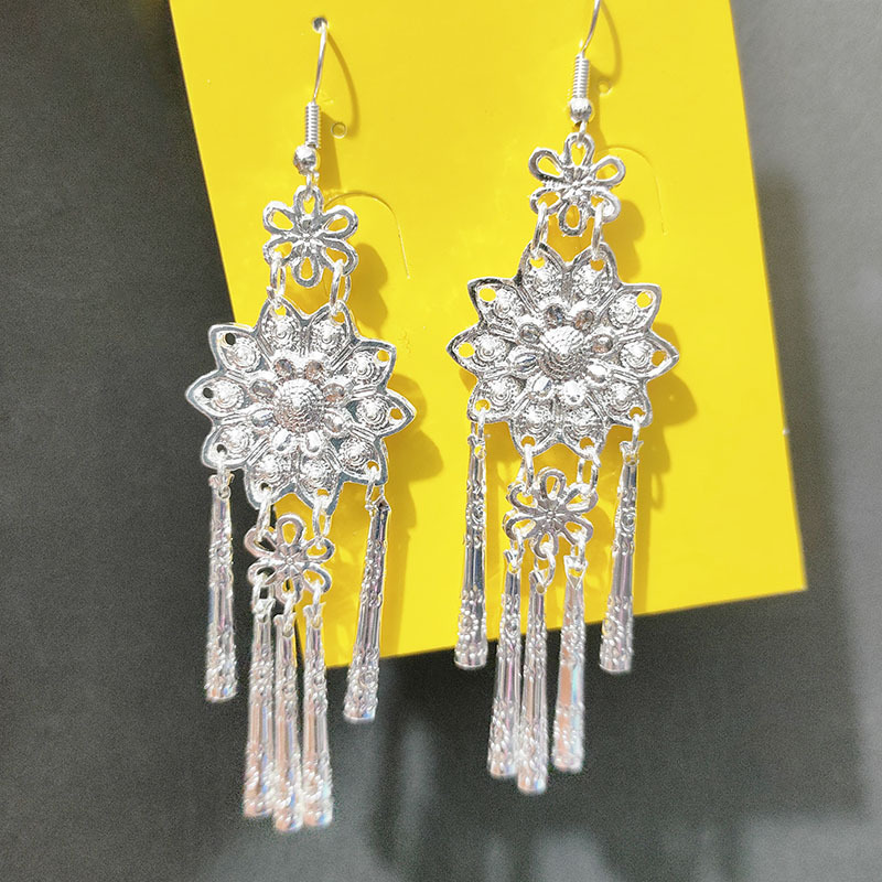 Internet Celebrity Ethnic Style New Chinese Style Earrings Lady Socialite Long Tassel All Match Earrings Eardrop Bohemian Retro