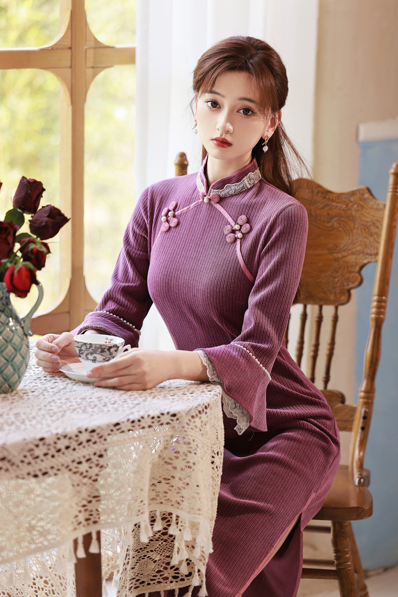 香芋紫轻熟小香风雪尼尔秋季新款旗袍 喇叭袖晚宴会走秀礼服旗袍