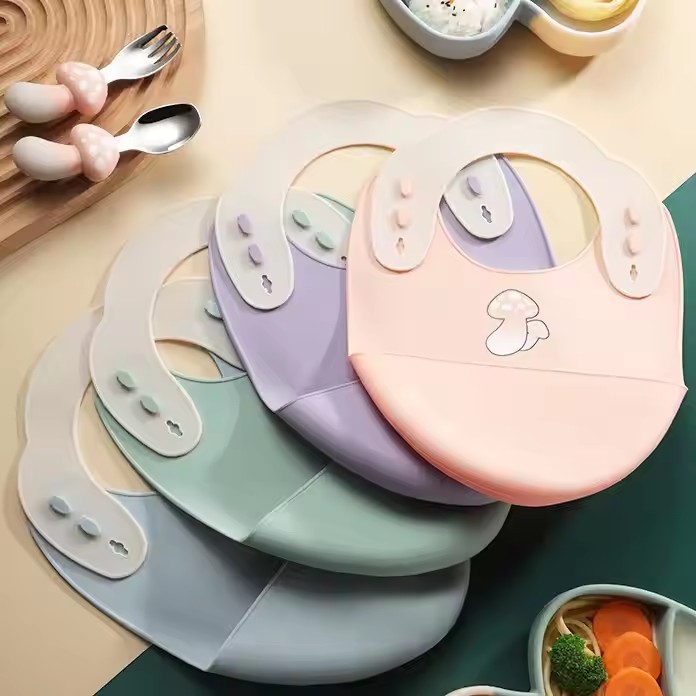 儿童硅胶餐具吸盘式蘑菇分格餐盘宝宝辅食餐具套装
